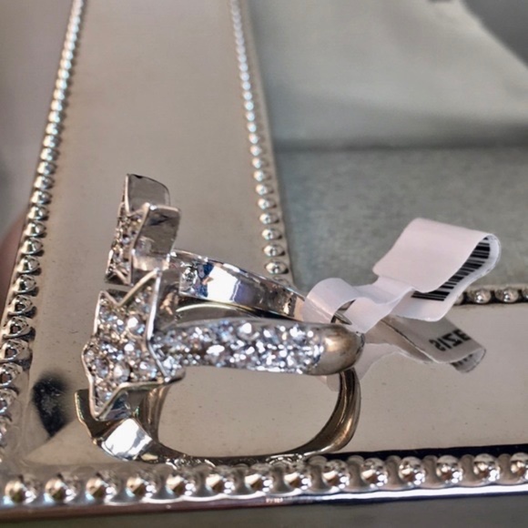 ❤️Beautiful Double Star Ring With CZ Stones - Picture 4 of 7